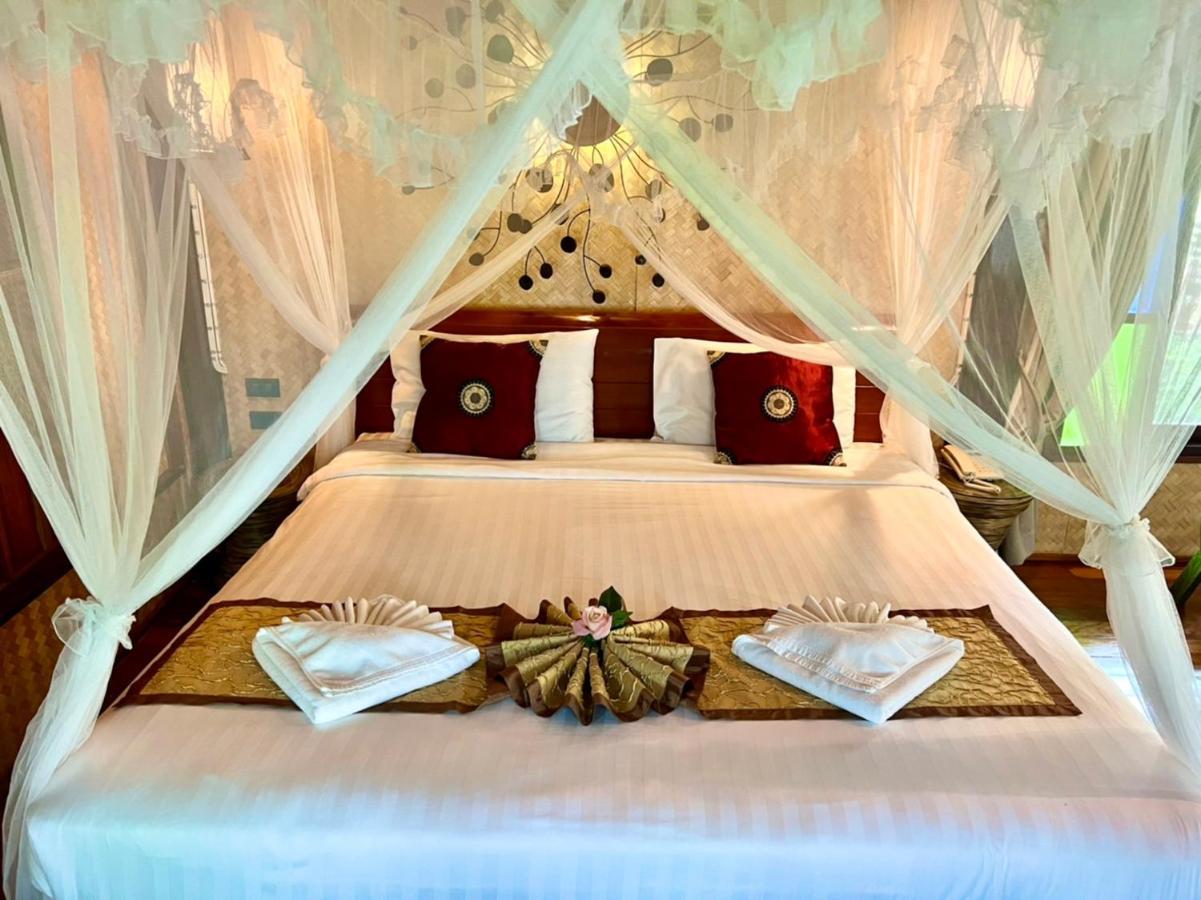 Bora Bora Villa Phuket Чалонг Экстерьер фото
