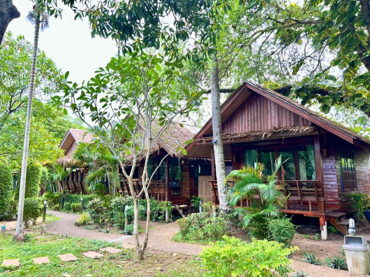 Bora Bora Villa Phuket Чалонг Экстерьер фото